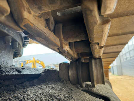 Korečková rýpadla 2012 Caterpillar 323E (18)