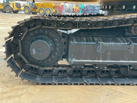 Rupsgraafmachines 2025 JCB 205 (15)