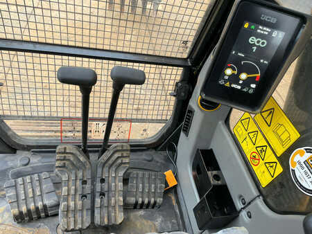 Rupsgraafmachines 2025 JCB 205 (22)