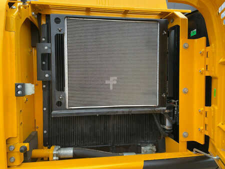 Rupsgraafmachines 2025 JCB 205 (29)