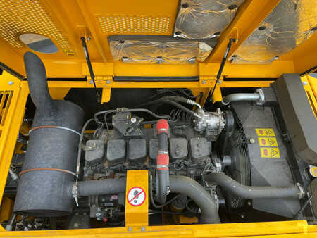 Rupsgraafmachines 2025 JCB 205 (31)