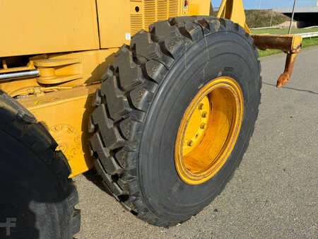 Livellatrici 2013 Caterpillar 140K (12)