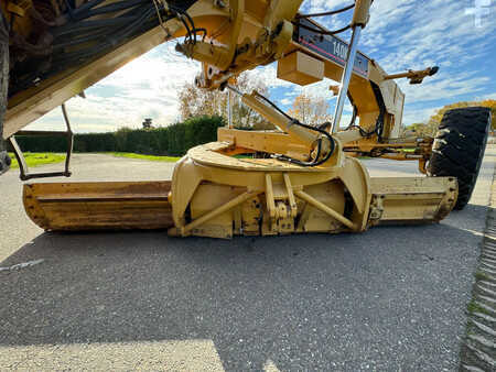 Livellatrici 2013 Caterpillar 140K (20)