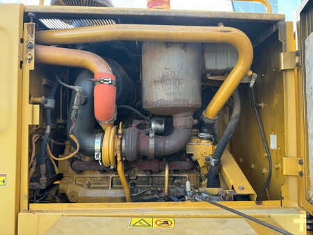 Livellatrici 2013 Caterpillar 140K (21)