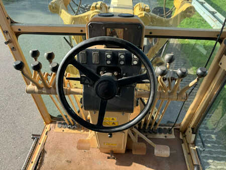 Livellatrici 2013 Caterpillar 140K (26)