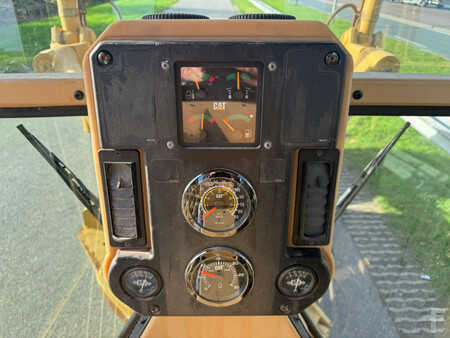 Livellatrici 2013 Caterpillar 140K (28)