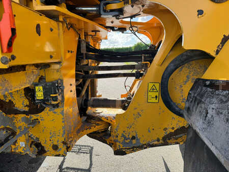 Wheel Loaders 2021 Volvo L220H (24)