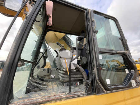 Escavadora de rastos 2016 Caterpillar 325F LCR (26)