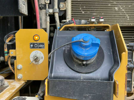 Escavadora de rastos 2016 Caterpillar 325F LCR (32)