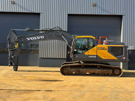 Telakaivinkoneet  2022 Volvo EC250ENL (1)