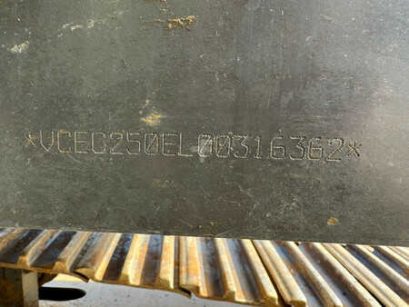 Telakaivinkoneet  2022 Volvo EC250ENL (37)