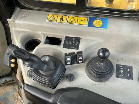 Bulldosere 2010 Caterpillar D6T XL (25)