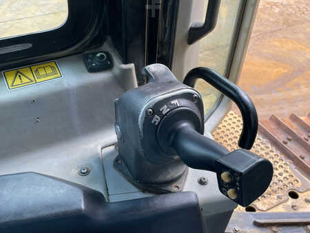 Bulldosere 2010 Caterpillar D6T XL (26)