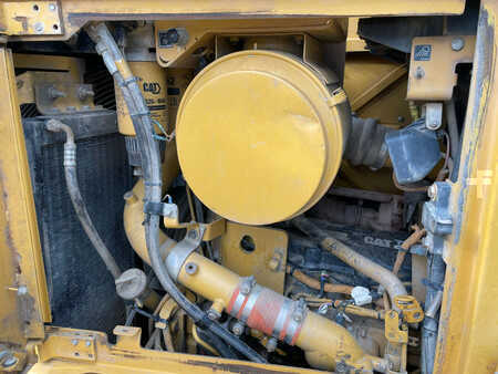 Bulldosere 2010 Caterpillar D6T XL (28)