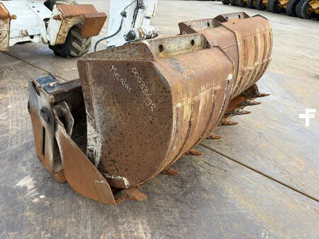 Pelle sur pneus 2013 Mecalac 12MTX incl. 5 x bucket (14)