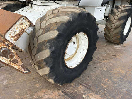 Pelle sur pneus 2013 Mecalac 12MTX incl. 5 x bucket (15)