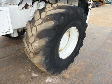 Pelle sur pneus 2013 Mecalac 12MTX incl. 5 x bucket (16)