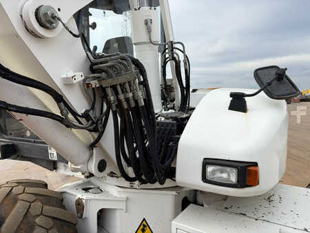 Pelle sur pneus 2013 Mecalac 12MTX incl. 5 x bucket (32)