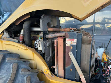Single drum compactors 2011 Caterpillar CP76 Padfoot roller (25)