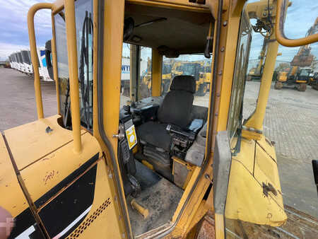 Escavadoras 2005 Caterpillar D6N LGP (19)