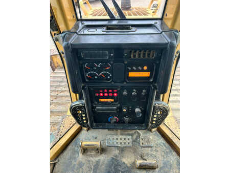 Escavadoras 2005 Caterpillar D6N LGP (25)