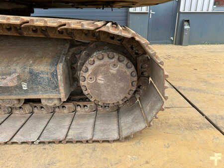 Kedjegraver 2019 Caterpillar 326F L (12)