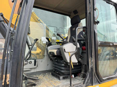 Kedjegraver 2019 Caterpillar 326F L (20)