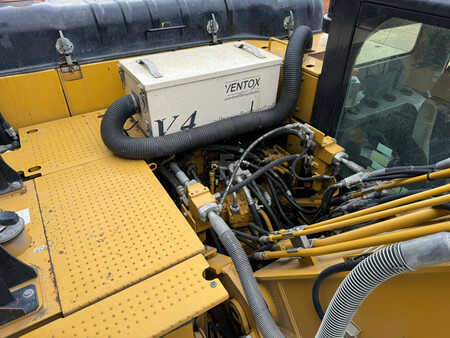 Kedjegraver 2019 Caterpillar 326F L (31)