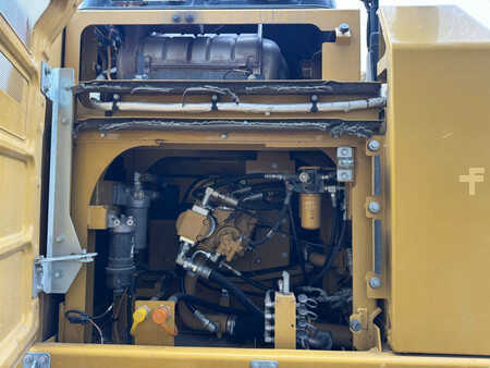 Kedjegraver 2019 Caterpillar 326F L (36)