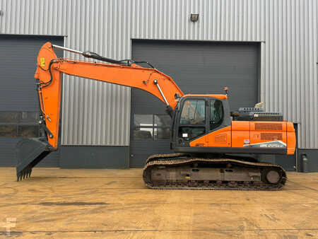 Escavadora de rastos 2022 Doosan DX225LC-7 (1)