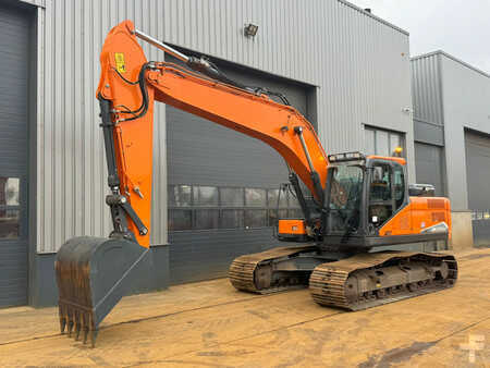 Escavadora de rastos 2022 Doosan DX225LC-7 (2)