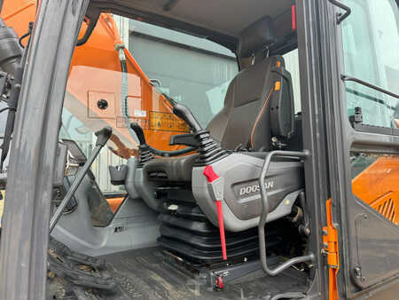 Escavadora de rastos 2022 Doosan DX225LC-7 (20)