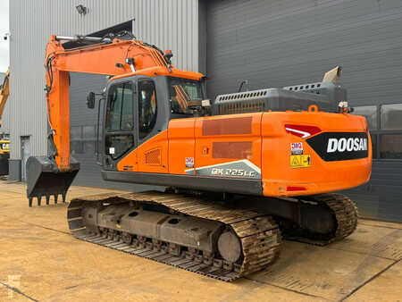 Escavadora de rastos 2022 Doosan DX225LC-7 (3)