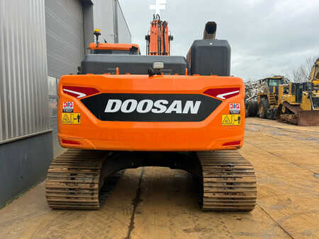 Escavadora de rastos 2022 Doosan DX225LC-7 (4)