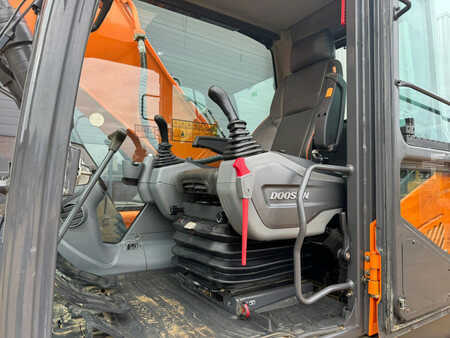Rupsgraafmachines 2022 Doosan DX225LC-7 (20)