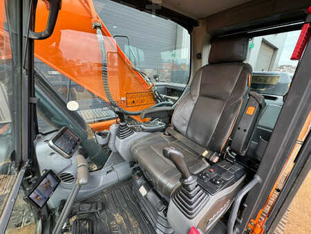 Rupsgraafmachines 2022 Doosan DX225LC-7 (21)