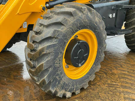 Rigid Backhoe Loader 2025 JCB 3DX 4x4 Telescopic boom, 6-1 bucket, AC Cabin Hammerlines (15)