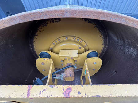 Single drum compactors 2018 Caterpillar CS64B (12)