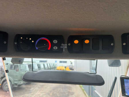 Single drum compactors 2018 Caterpillar CS64B (26)