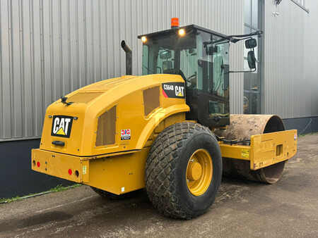Single drum compactors 2018 Caterpillar CS64B (5)