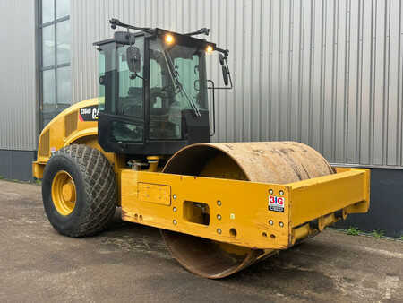 Single drum compactors 2018 Caterpillar CS64B (7)