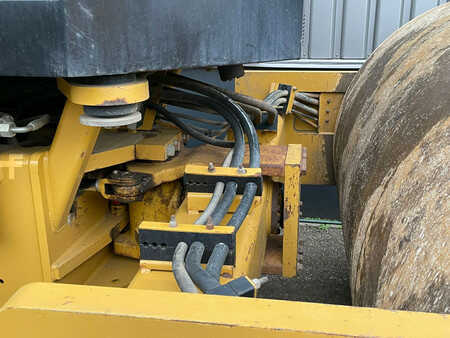 Single drum compactors 2018 Caterpillar CS66B (11)
