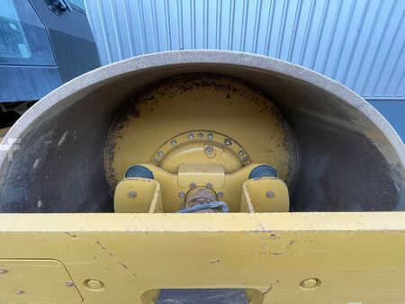 Single drum compactors 2018 Caterpillar CS66B (13)