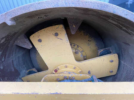 Single drum compactors 2018 Caterpillar CS66B (14)