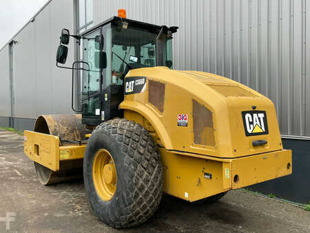 Single drum compactors 2018 Caterpillar CS66B (3)