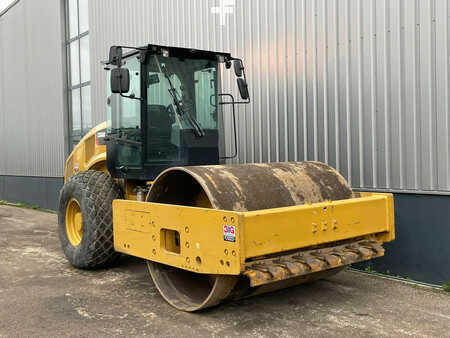 Single drum compactors 2018 Caterpillar CS66B (7)
