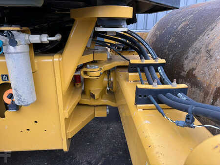Single drum compactors 2019 Caterpillar CS66B (17)