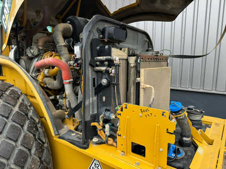 Single drum compactors 2019 Caterpillar CS66B (29)