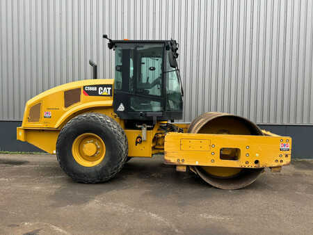 Single drum compactors 2019 Caterpillar CS66B (6)