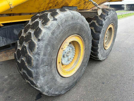 Knickgelenkte Muldenkipper/Dumper 2015 Komatsu HM300-3 (21)